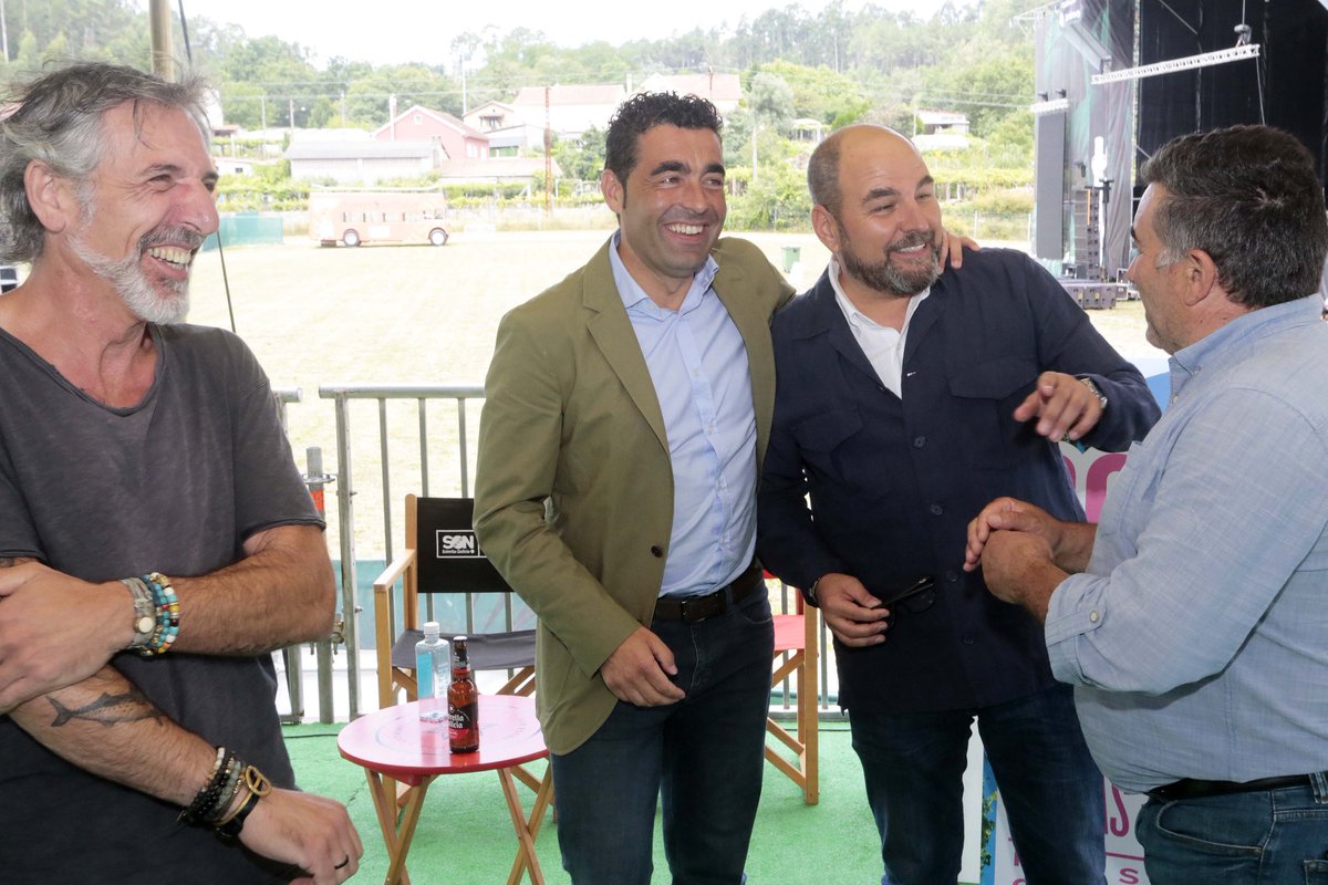 turisriasbaixas's tweet image. Hoxe participamos na presentación do @portAmerica, un dos sete #RíasBaixasFest que a partir do xoves fusionará maxistralmente música e gastronomía en #Portas, atraendo a 15.000 persoas diarias á #PontevedraProvincia