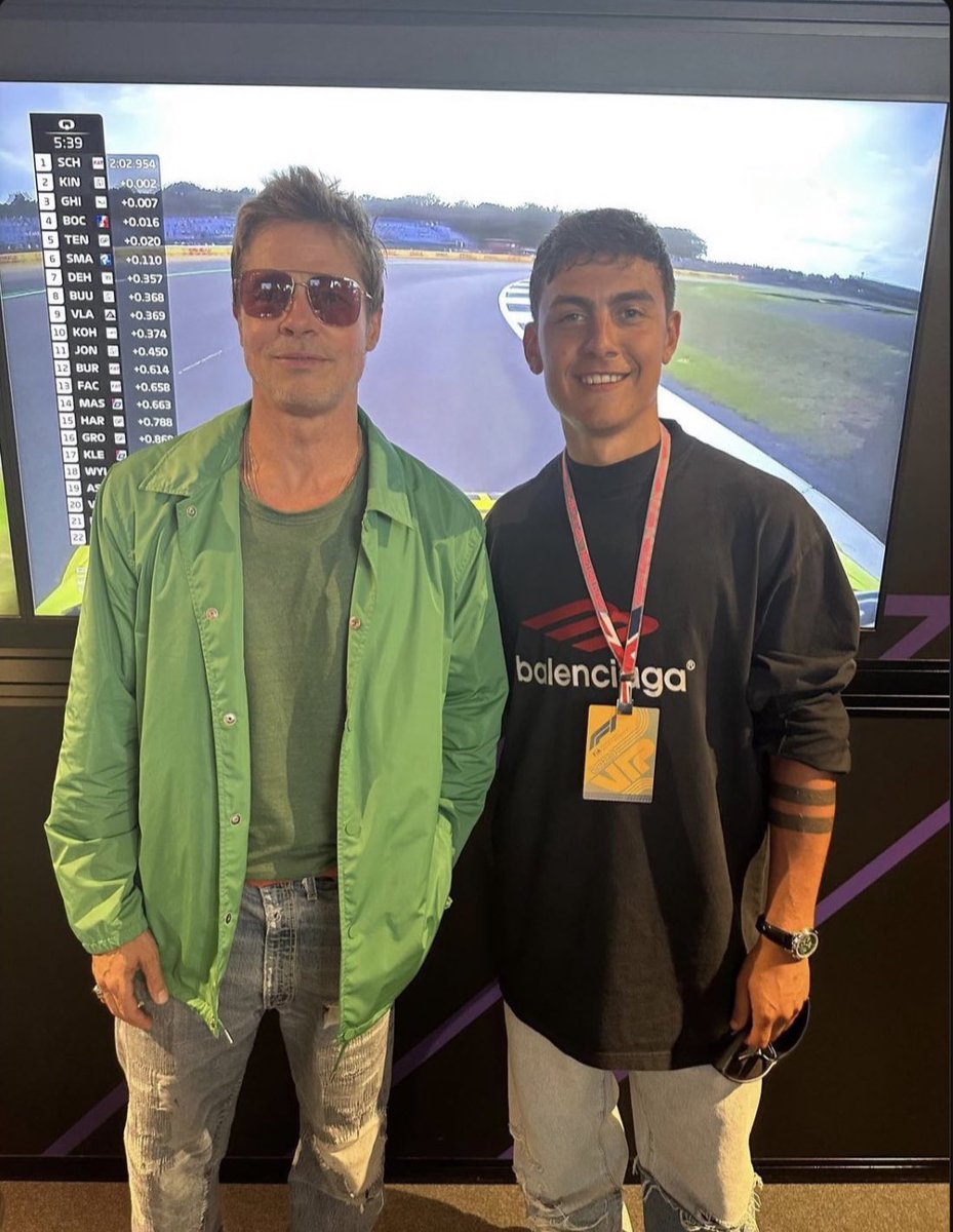 juegosimple__'s tweet photo. 🇺🇸🇦🇷 Brad Pitt y Paulo Dybala. https://t.co/imfWuISc2N