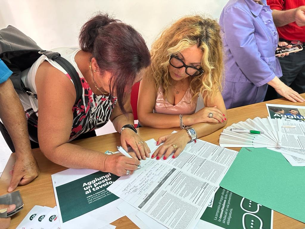 nausicasbarra's tweet photo. ❤️Momenti di Bellezza!
Impegno, passione, entusiasmo!
Campagna di raccolta firme #unpostoaltavolo e apertura nuovo sportello Confederale❤️
Da oggi siamo ANCHE in via Buozzi 36 Reggio Cal.
#essercipercambiare #essercisulterritorio #cisl #cislrc #coordinamentocislreggiocalabria https://t.co/JfjHFmMFHu