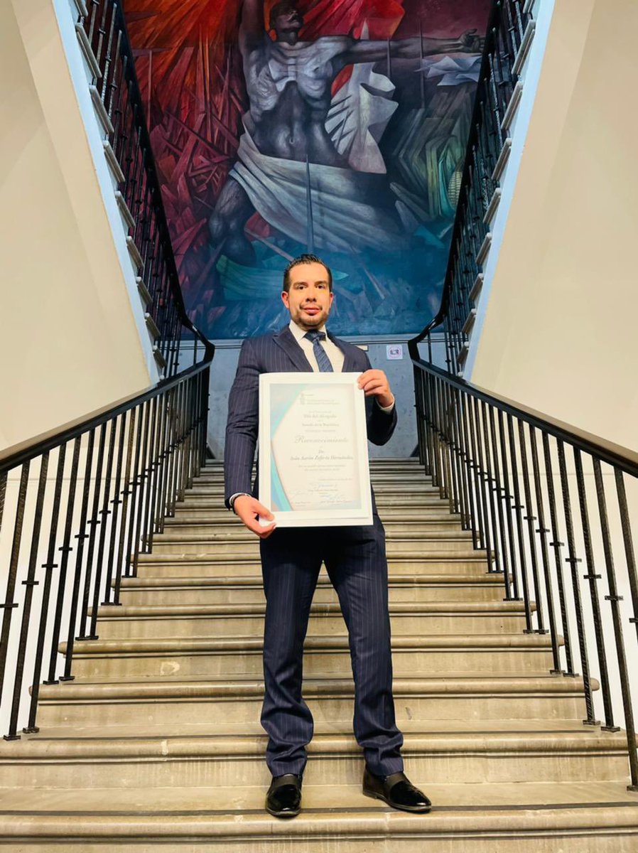 Muchas gracias al Colegio Nacional de Abogados Penalistas, A.C,  por este reconocimiento a mi aún corta trayectoria en el sistema de justicia penal; el cual humildemente recibo. Evento extraordinario!