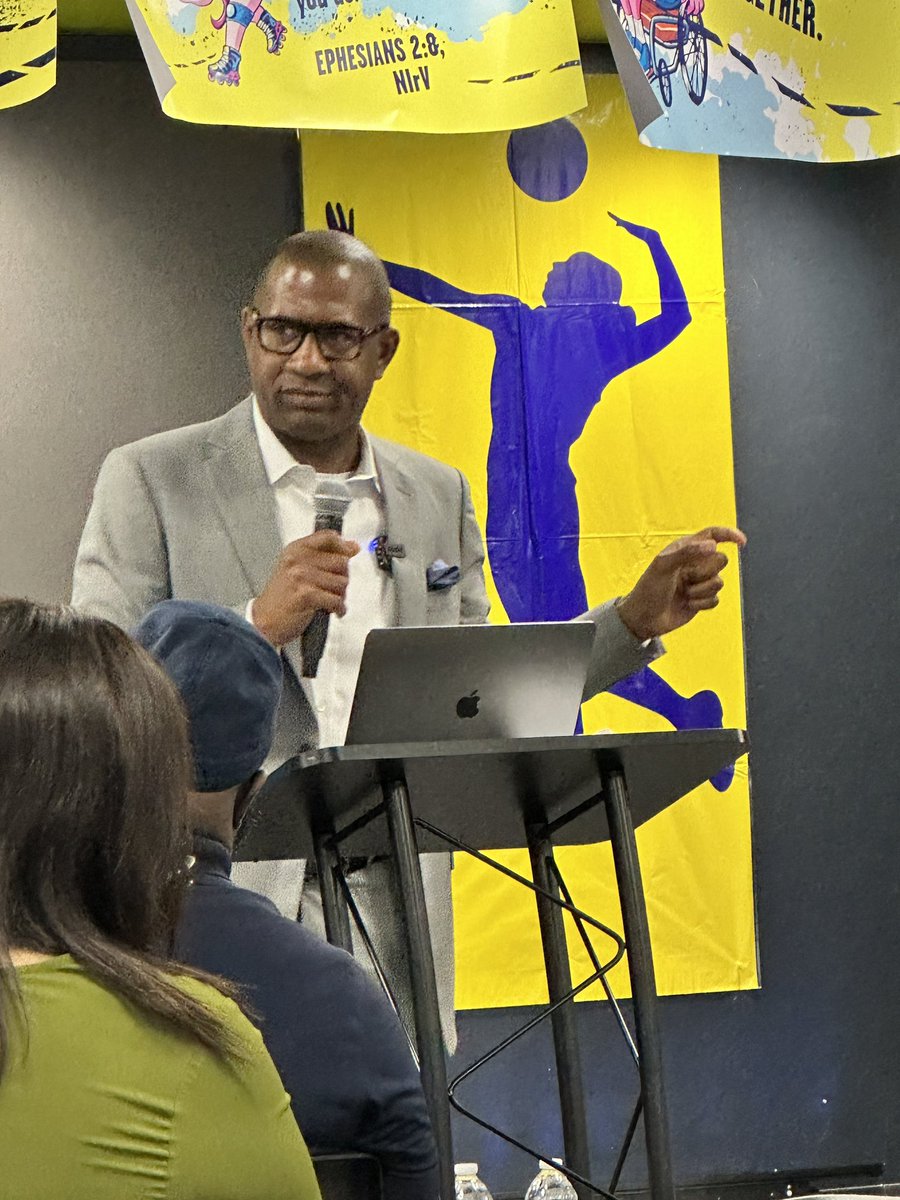 jewellondon's tweet photo. You don’t earn the right to pastor anybody. it is a privilege. ~Pastor Bryan L. Carter @mrbryanlcarter @ekbpc #ekbpc https://t.co/tXQqVXgG97