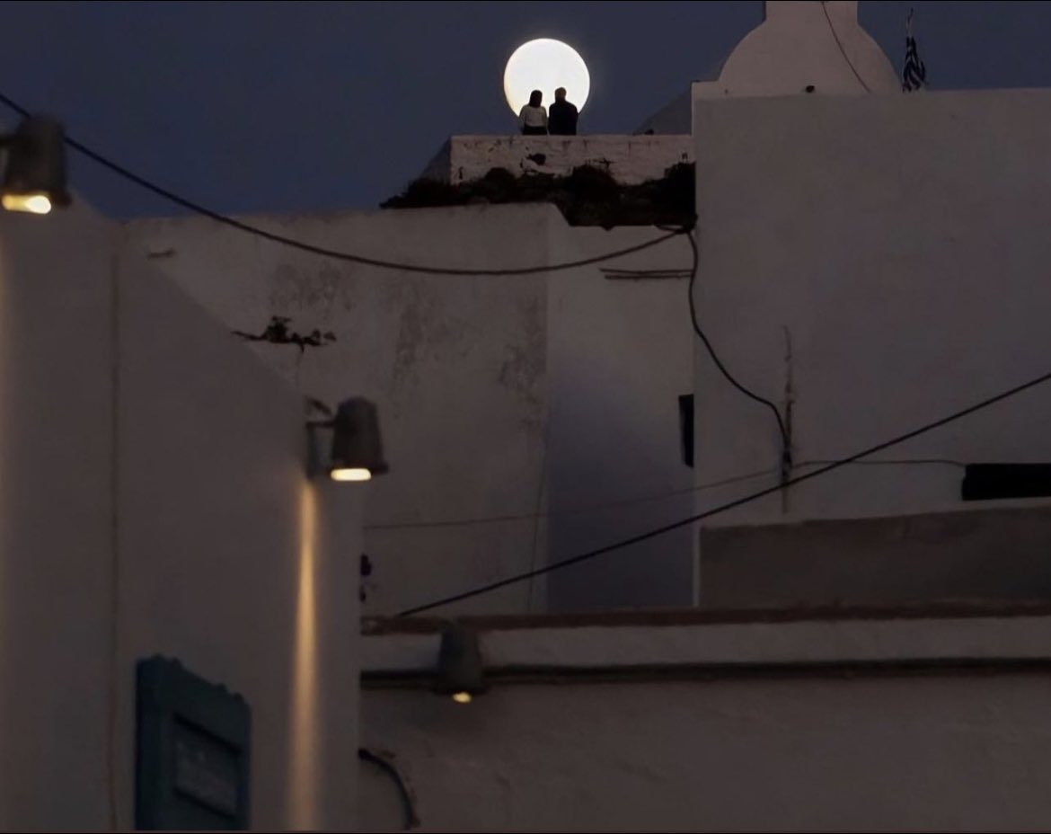 الله انه لا يغيّب شمسك الوضّاحة
: