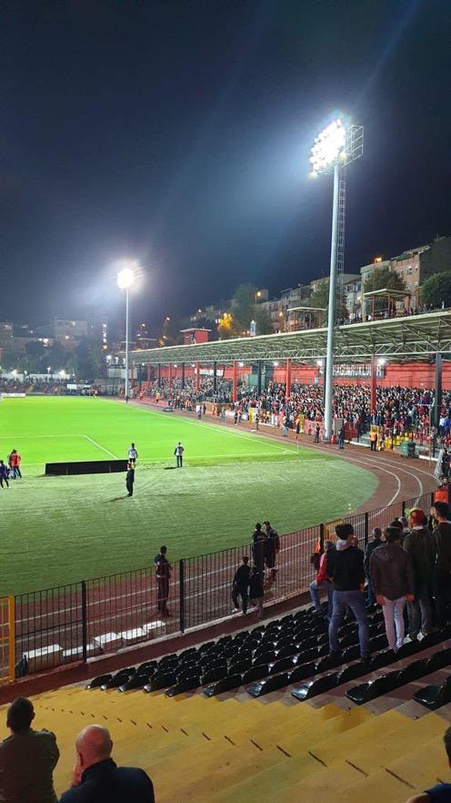 CemBykakgl2's tweet photo. Maçlarımızı Fatih sınırları içinde oynamak istiyoruz. Stad stad dolaşmaktan bıktık artık. Sesimizi duyun artık tribün yapılır herkese gösterelim. Karagümrük semtte güzel. #KARAGÜMRÜKSTADİYENİKAPİYA 
@ekrem_imamoglu  @istanbulbld https://t.co/liCDKVZFoK