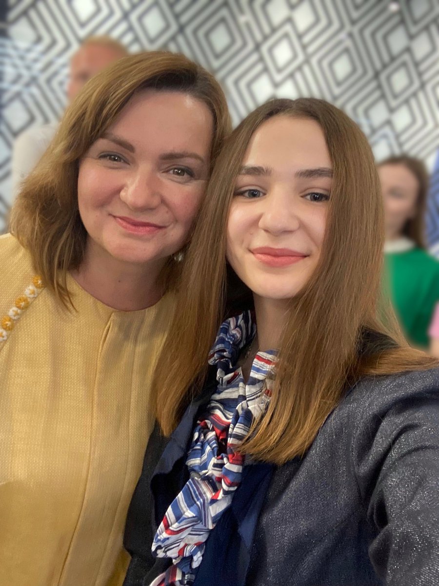 dederchukom's tweet photo. Це був new experience в проєкті «Молодь і влада»,що надає можливість пройти стажування в структурних підрозділах Виконавчого комітету Івано-Франківської міської ради. Ініціатор проєкту – секретаріат Івано-Франківської міської ради🙌🏻 
#ІваноФранківськ #project #Ukraine #Франківськ https://t.co/q1LKcdPpX3