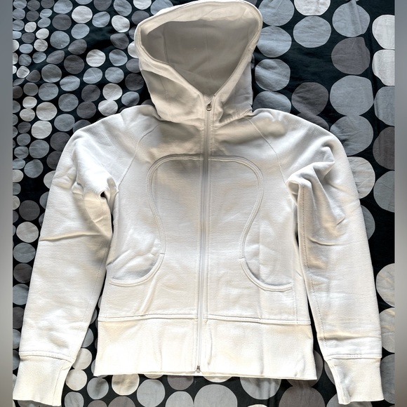SandyHamilton65's tweet photo. So good I had to share! Check out all the items I'm loving on @Poshmarkapp #poshmark #fashion #style #shopmycloset #zara #lululemonathletica: https://t.co/hm8gNHwXxD https://t.co/bqng6hc1Ij