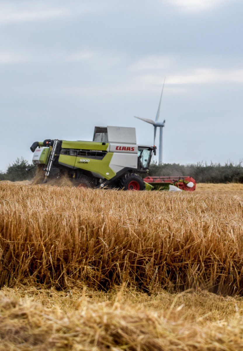 Mountlucas's tweet photo. Mount Lucas/Drumcaw, Offaly, Ireland .

#Windfarm #farming #Windenergie  #claas #home #ireland #Offaly #ireland #Mountlucas https://t.co/ueXNlb4Fvy