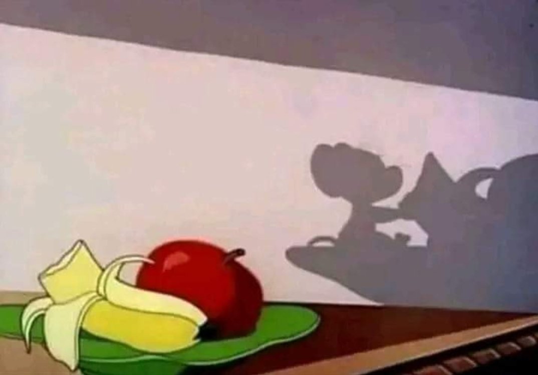 لما ميردش باليومين على المسدجات واشوفه بيشير ميمز وينزل استورى ..