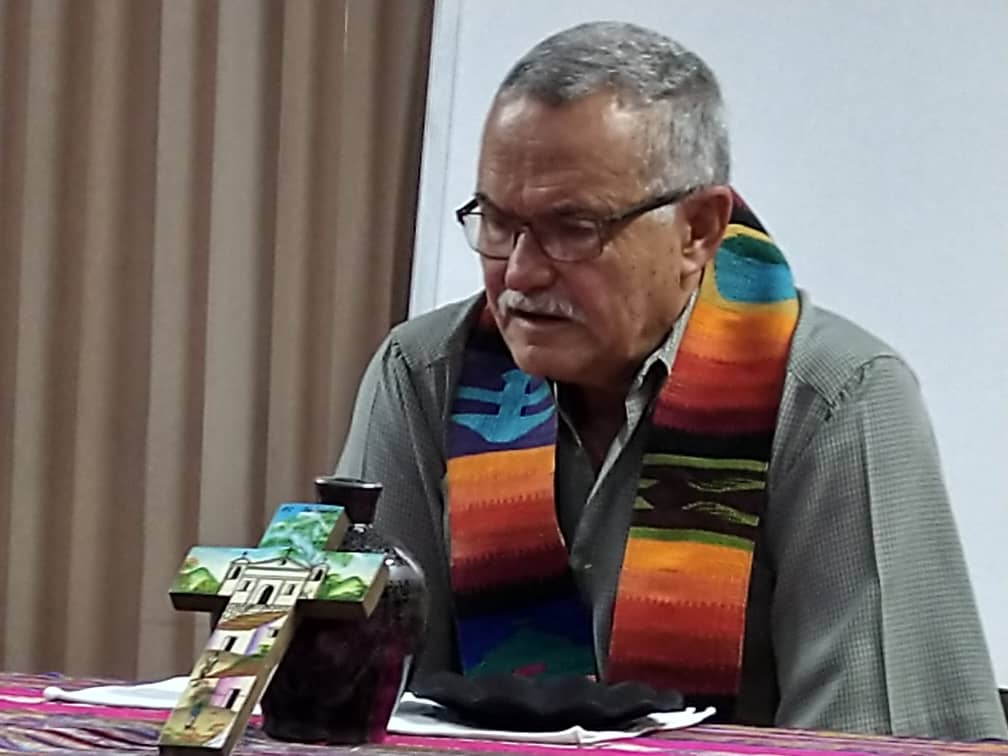 FeyAlegriaVE's tweet photo. Con gran alegría  le damos una cordial bienvenida al Padre  José Gregorio Terán, sj, como  nuevo director general del Movimiento de Educación Popular Fe y Alegría Venezuela. 
#EnTodoAmarYServir

https://t.co/iXJ8QBWrZK https://t.co/DARg9DqTKA