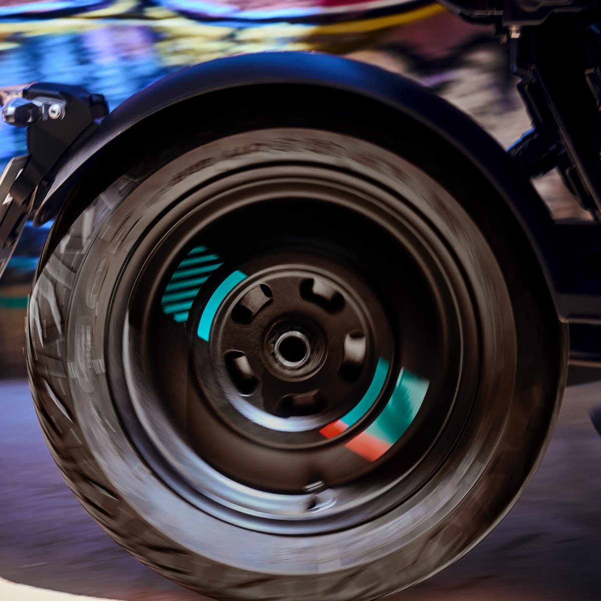 BMWMotorradUSA's tweet image. Challenging the status quo, the #BMWCE02 opens a whole new segment with its unique design.

It's defined by style, art, agility and infinite urban mobility! The new original way to getting from A to B.

#MakeLifeARide #PluggedToLife #BMWMotorrad