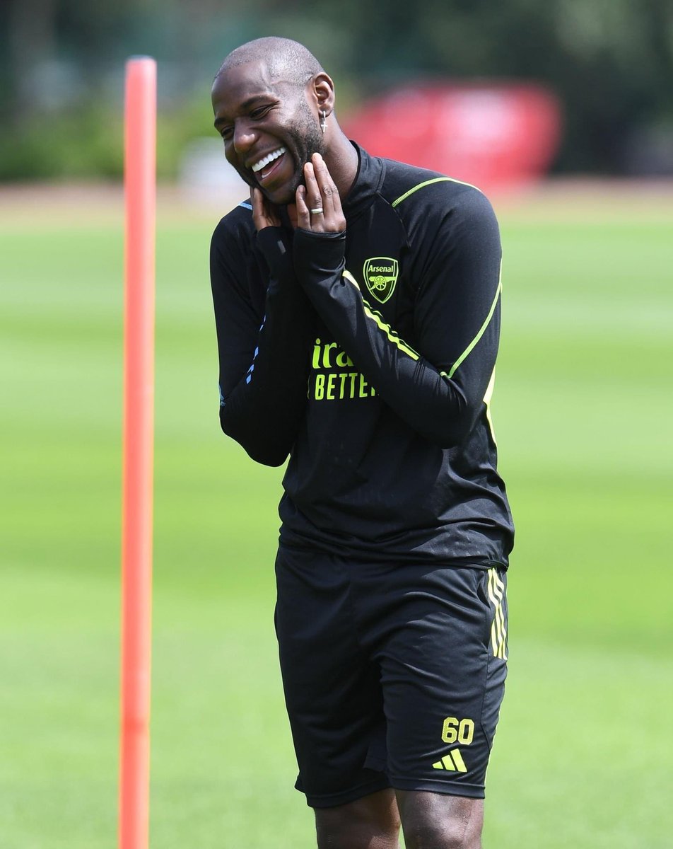 leopardsfoot's tweet photo. 🐆 Libre après son aventure aux Émirats arabes unis 🇦🇪, Benik Afobe s’entraîne actuellement dans les locaux d’Arsenal, dans l’attente de se trouver un nouveau challenge.
Pour rappel, l’international congolais a été formé chez les Gunners.
#Afobe #arsenal #congo https://t.co/vO97KcI0t2
