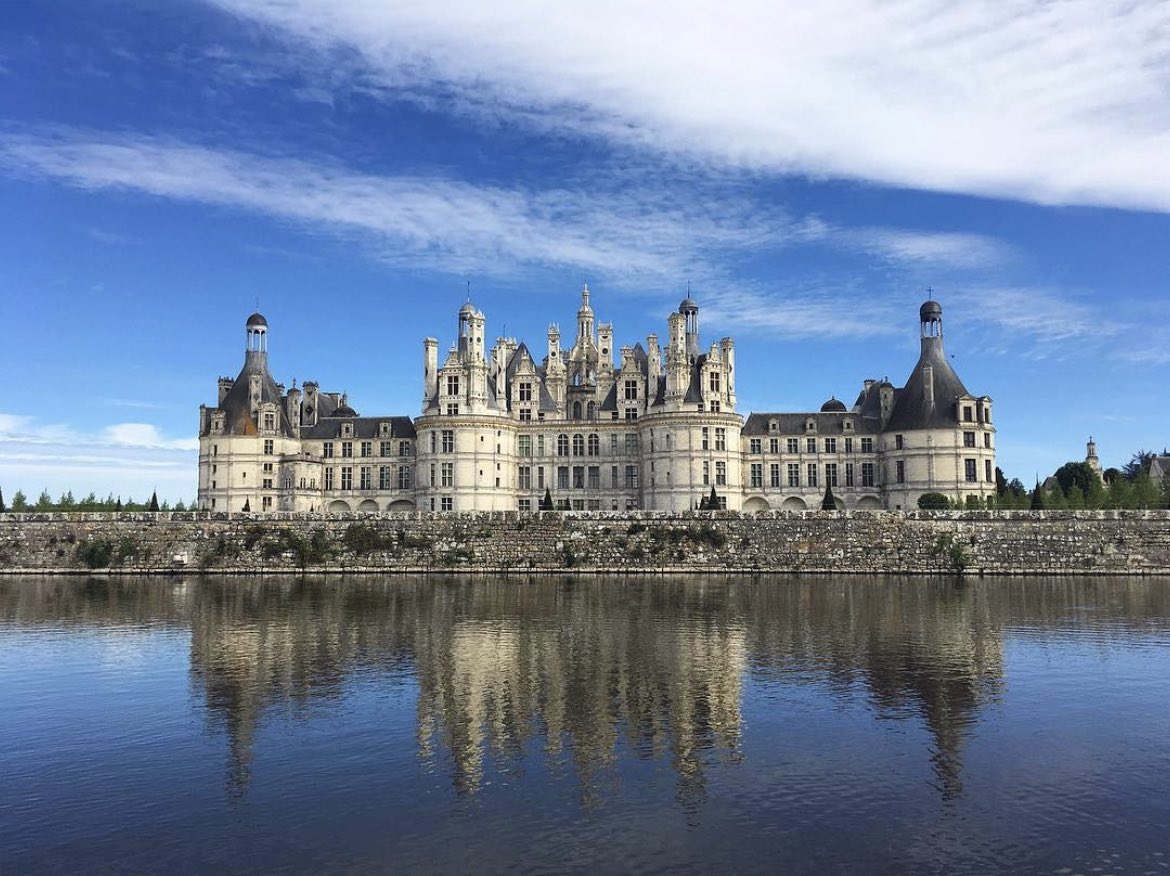 manonbna's tweet photo. @Culture_Crit Les Châteaux de la Loire 🏰💙 https://t.co/kzu4Ii3rnh