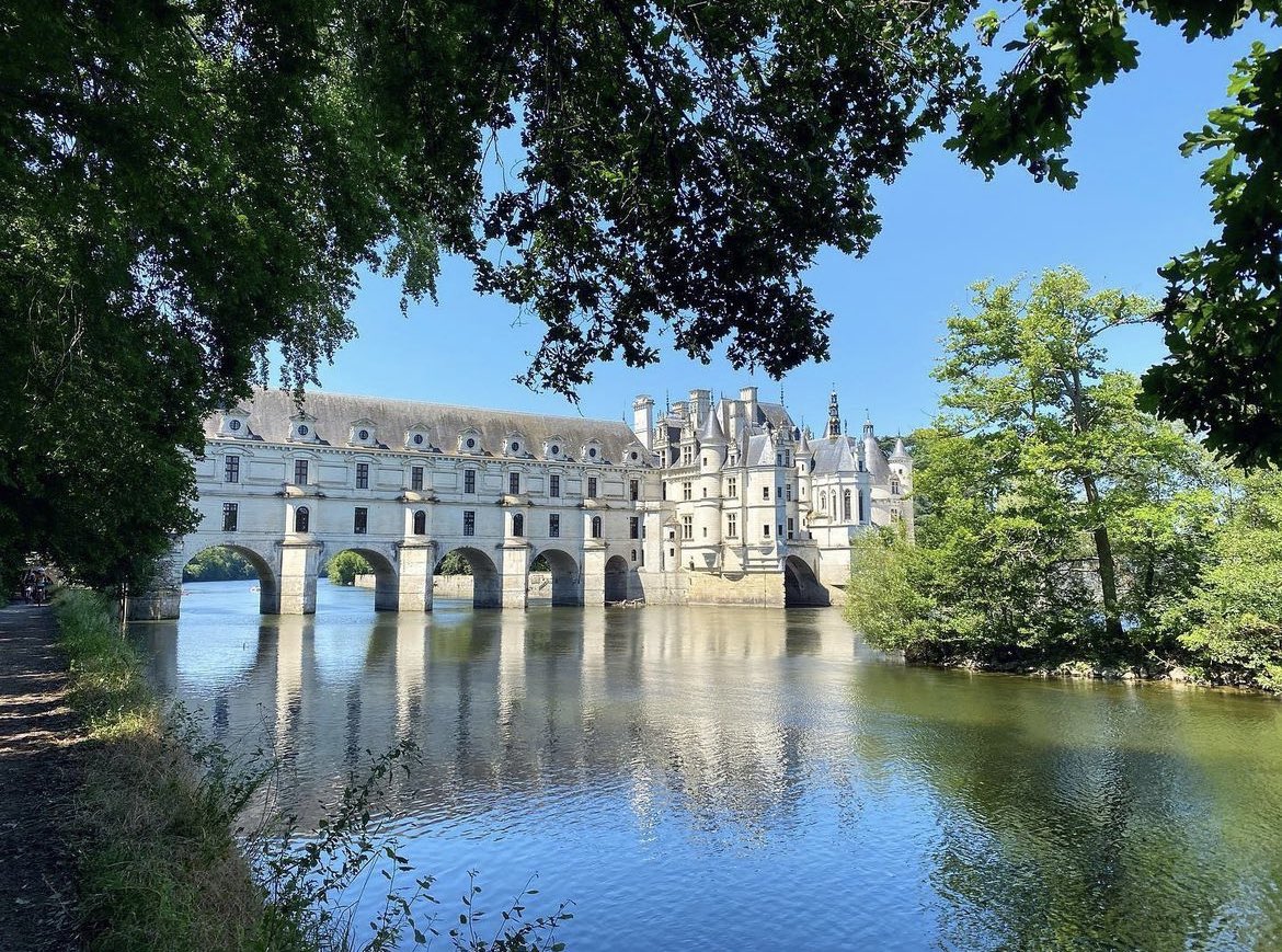 manonbna's tweet photo. @Culture_Crit Les Châteaux de la Loire 🏰💙 https://t.co/kzu4Ii3rnh