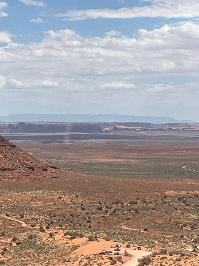 Un dimoni et al desert d' Arizona, Monument València #meteo <a href="/MeteoBarrufet/">Barrufet del temps</a> <a href="/SeguimlaMeteo/">Seguim la Méteo</a> 
<a href="/meteo_garraf/">Gori Masip</a>