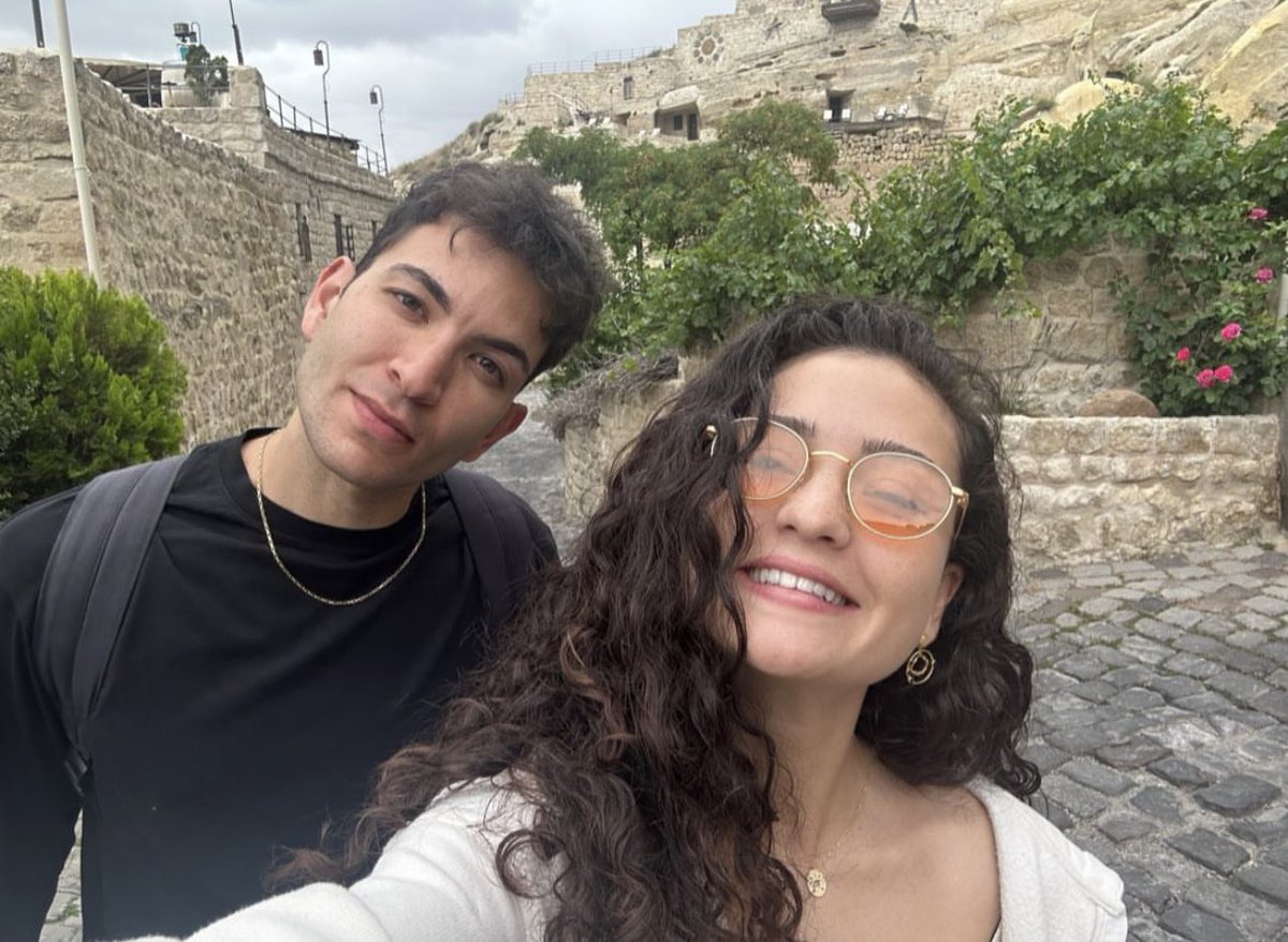 dizievrenii's tweet photo. #BerkAliÇatal &amp; #MelisMinkari 💥 https://t.co/RfXMfcZ0dC