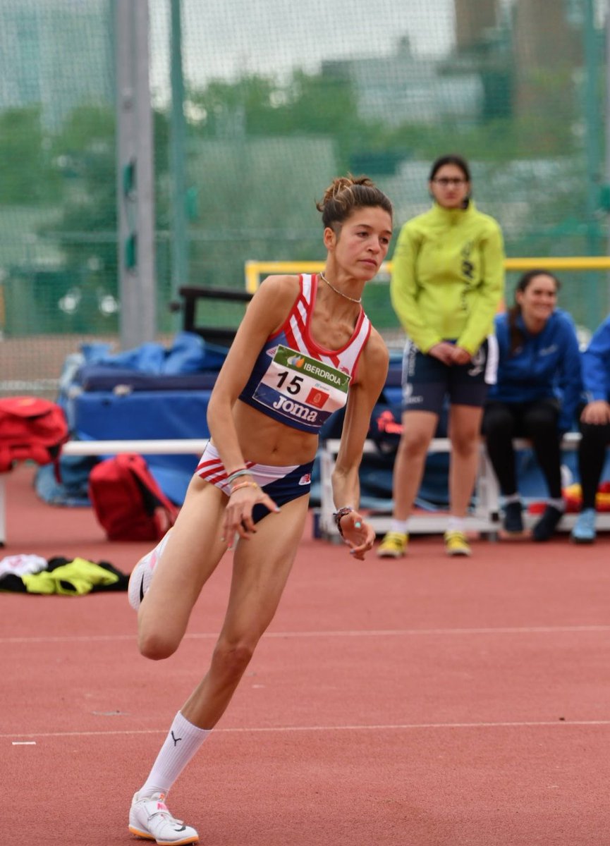 CAManresa's tweet photo. Ona Bonet i Erika Sellart cridades per la RFEA per l'encontre internacional sub18 a disputar a Leiria (Portugal) el 19 de juliol.
#atletisme #manresa #avinent https://t.co/h1buNi9uCS