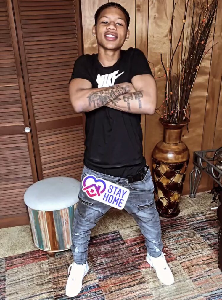 vonwitdabigdick's tweet photo. Who ass or pussy can I fill up😩? https://t.co/40OXj02E3I