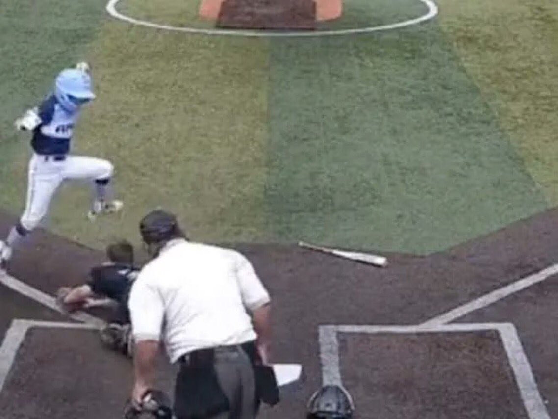 Sign This Kid To A Minor League Deal After Hitting An Inside The Park Home Run With An Unreal Move To Avoid A Tag At The Plate 

<a href="/Return_Of_RB/">Rico Bo$co</a> 
bars.tl/3473596