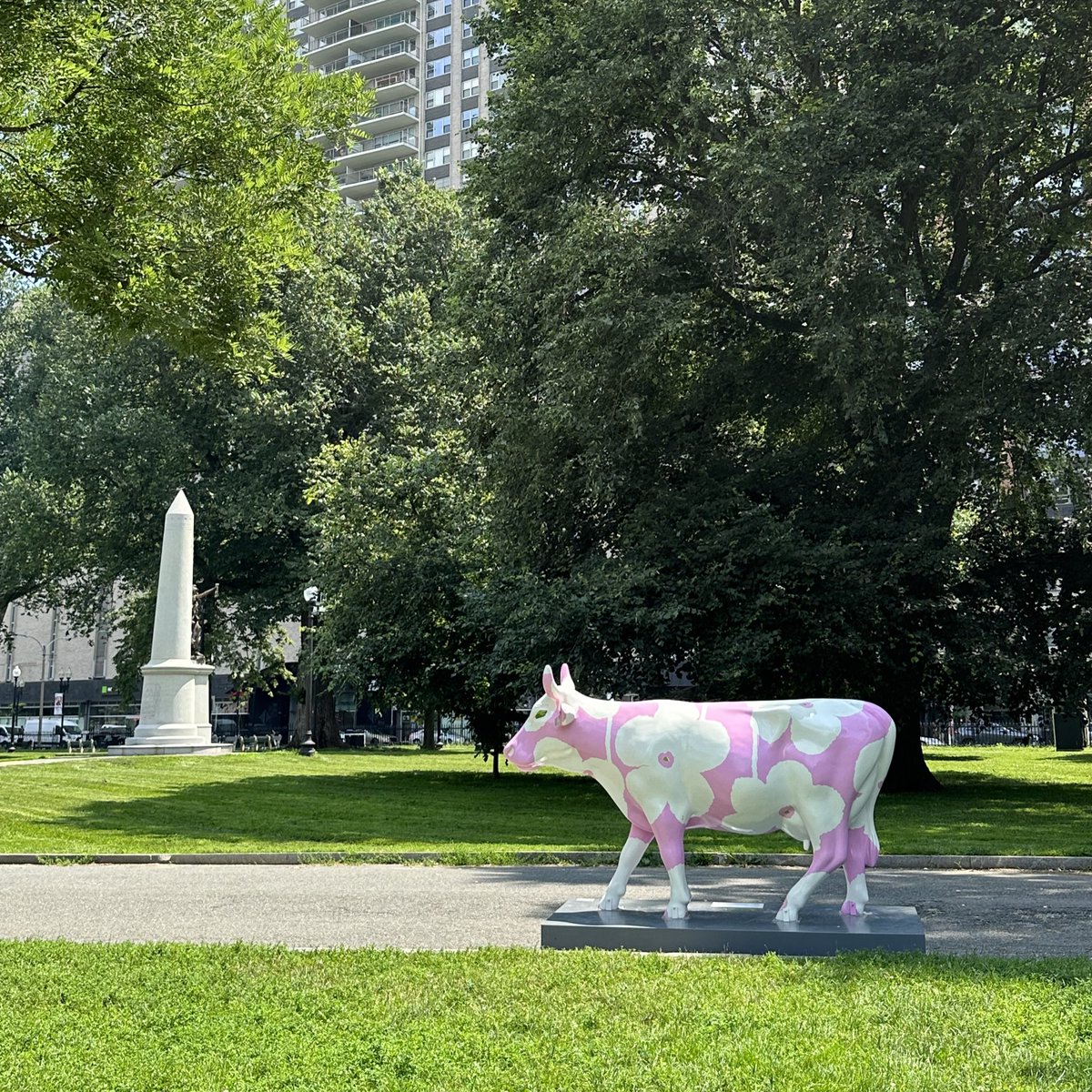 TheJimmyFund's tweet photo. Visiting the CowParade New England presented by Herb Chambers pastures throughout the city? 

We can't think of a better way to celebrate #NationalCowDay 🐄🐮 #CowParadeNE https://t.co/VssMM0qTnC