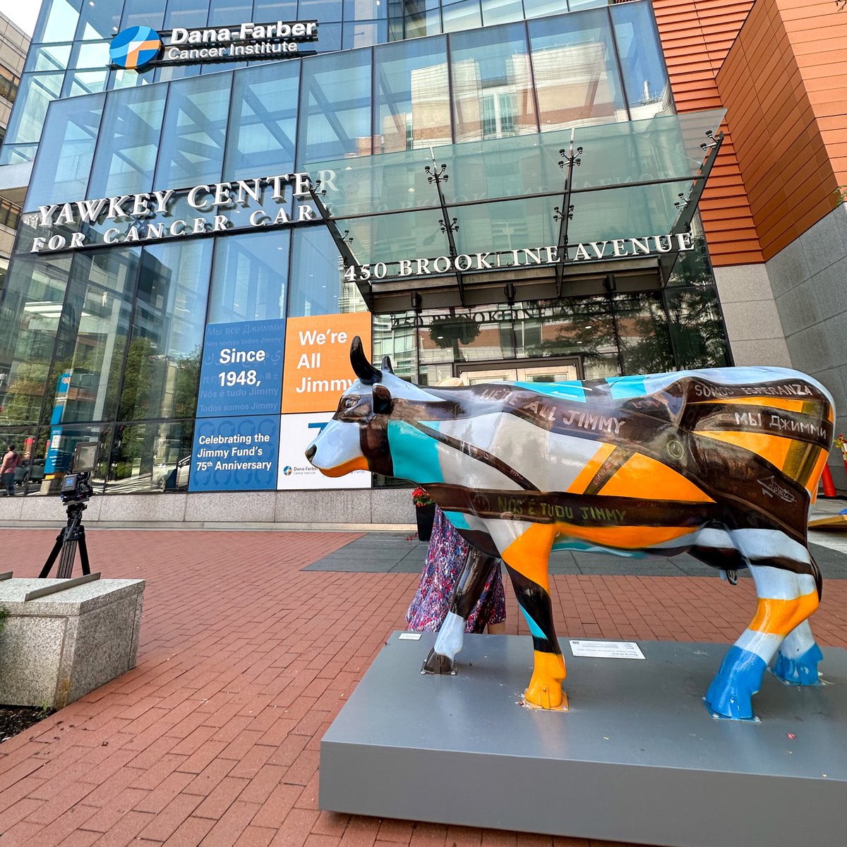 TheJimmyFund's tweet photo. Visiting the CowParade New England presented by Herb Chambers pastures throughout the city? 

We can't think of a better way to celebrate #NationalCowDay 🐄🐮 #CowParadeNE https://t.co/VssMM0qTnC