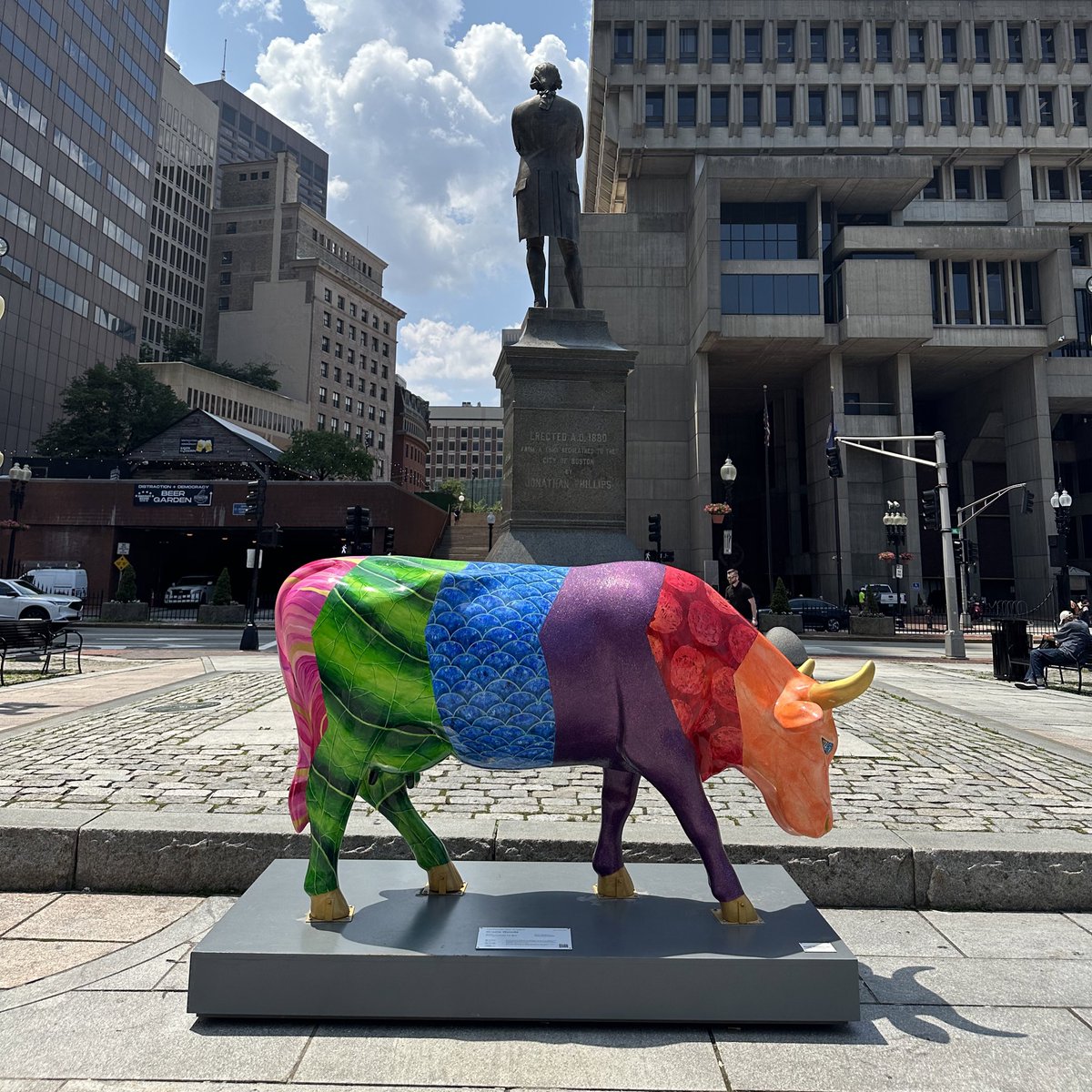 Visiting the CowParade New England presented by Herb Chambers pastures throughout the city? 

We can't think of a better way to celebrate #NationalCowDay 🐄🐮 #CowParadeNE
