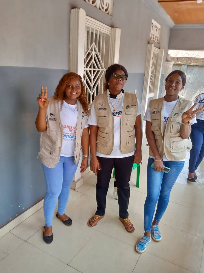 BengoOdett67489's tweet photo. Une rencontre entre les jeunes du programme Pouvoir Choisir et la directrice pays Oxfam RDC sur la généralité du programme Pouvoir Choisir. ONGD AMEF/Mbandaka 2023 https://t.co/4mQMVmNCjs
