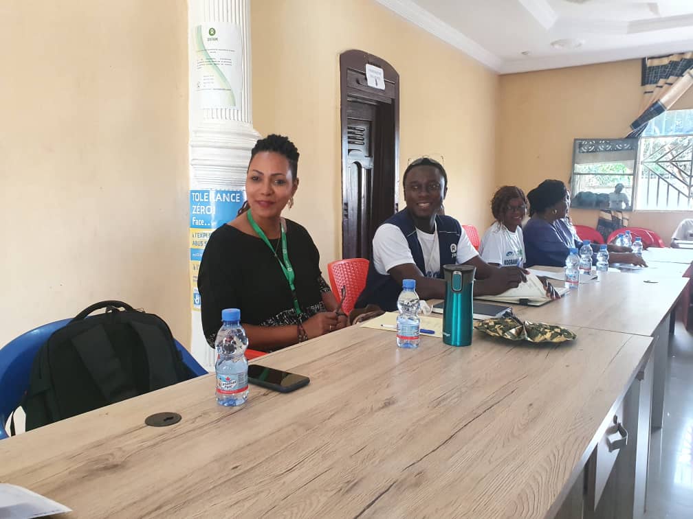 BengoOdett67489's tweet photo. Une rencontre entre les jeunes du programme Pouvoir Choisir et la directrice pays Oxfam RDC sur la généralité du programme Pouvoir Choisir. ONGD AMEF/Mbandaka 2023 https://t.co/4mQMVmNCjs