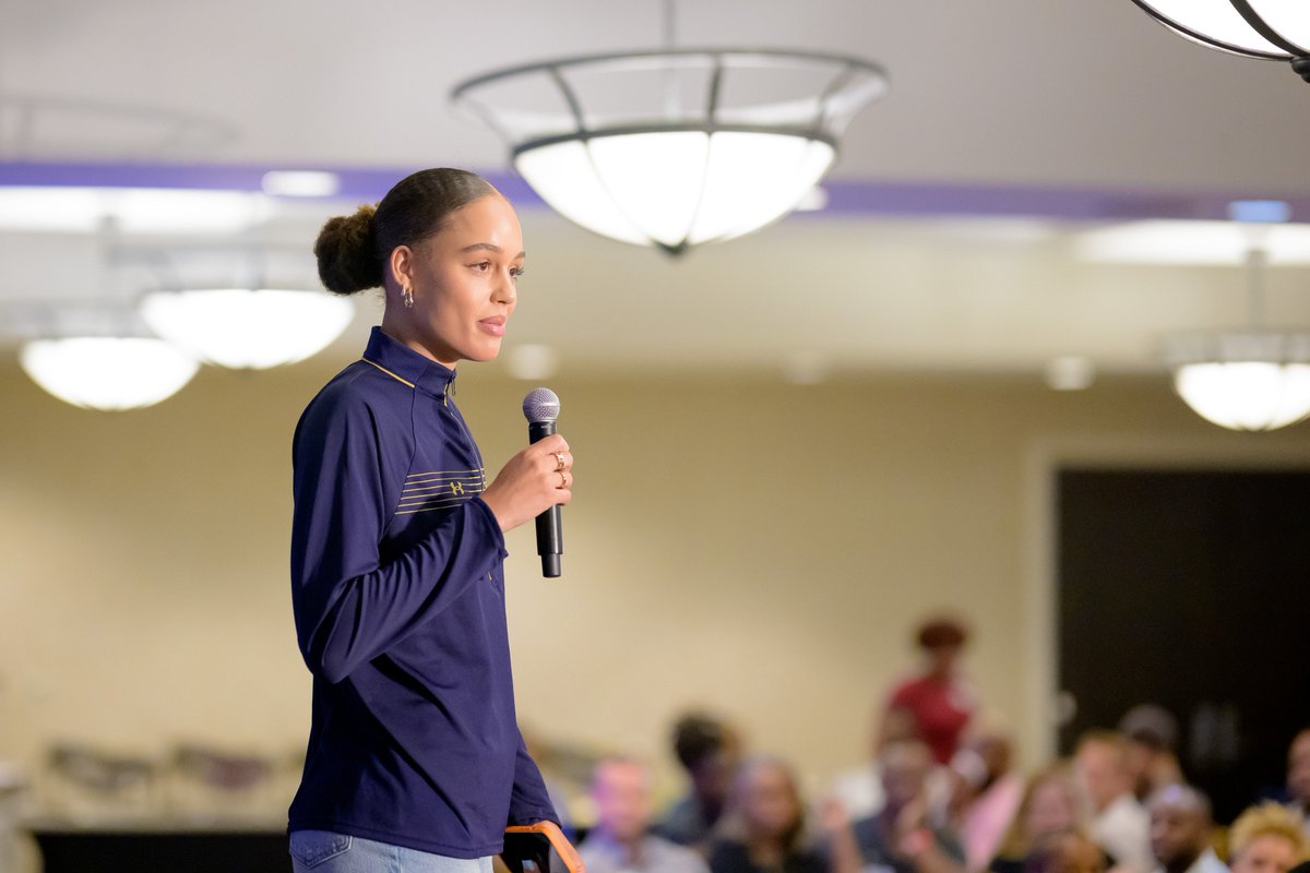 The Fighting Irish tweet media