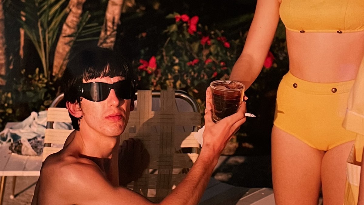 Great to be back at the recently re-opened <a href="/NPGLondon/">National Portrait Gallery</a> earlier today. 

Highly recommend #EyesOfTheStorm fantastic snapshots of the Beatles 1963-1964 from <a href="/PaulMcCartney/">Paul McCartney</a>