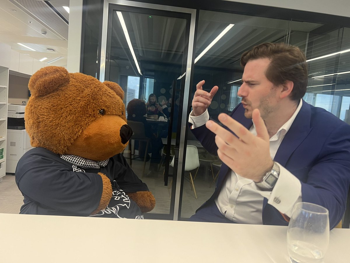 Maria Rua Aguete tweet media