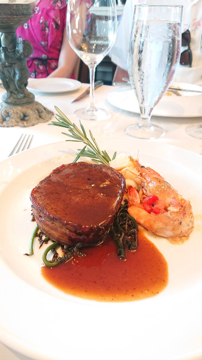 DKatoCCBS1's tweet image. ハワイから帰国、一晩経ち日常に戻ります。一番の思い出はパーティー開幕の役員・企画メンバー・有志で編成された「Team Michael」による「Beat It」のフラッシュモブ。 一体感・躍動感・感謝といったテーマが盛り込まれた素晴らしい内容。全ての人達・ものごとに感謝。Mahalo!! #JBGroup #Hawaii