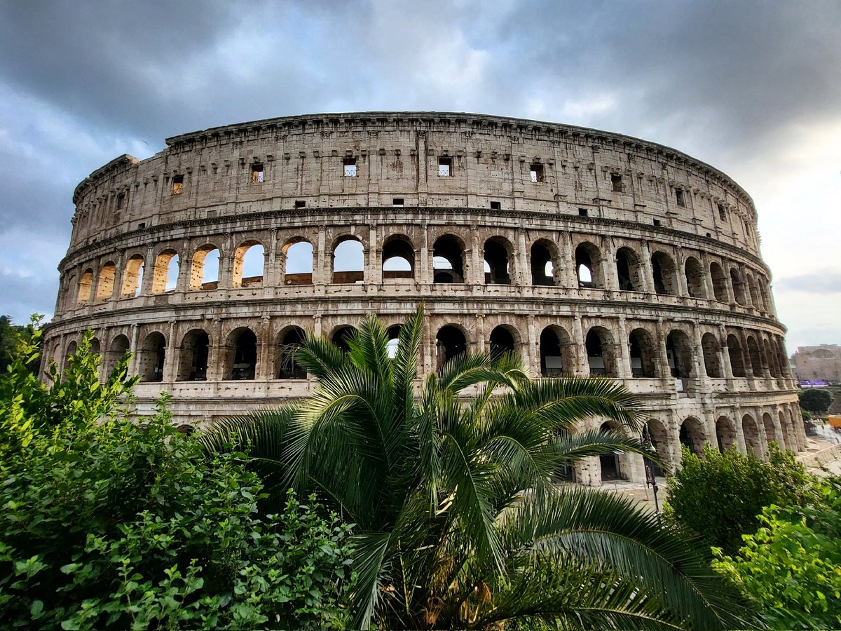 Colosseo, Roma 🇮🇹 

#colosseo #colosseum #koloseum #roma #rome #ig_rome #noidiroma #italia #italy #italien #italie #visititaly #italiait #ig_italia #italia_dev #europe #evropa #dnesfotim #dnescestujem #cestovani #travel #traveling #výlet #vylet #trip #beautifuldestinations