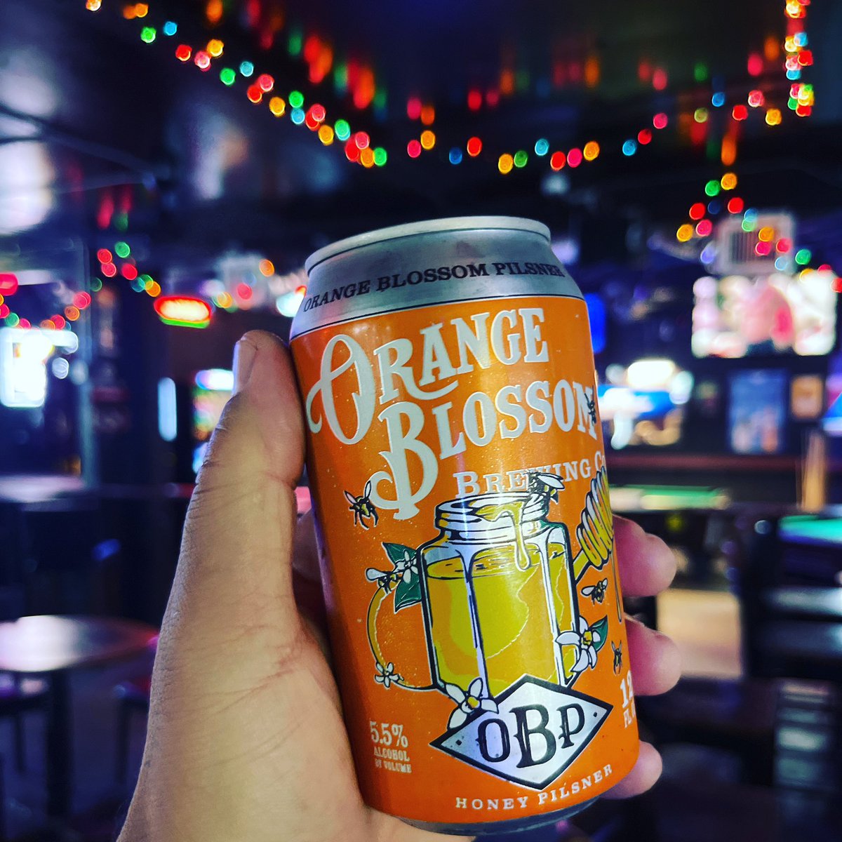 OBPBuzz's tweet photo. OBP and karaoke at @big_daddys_orlando makes a great Tuesday night. What's your go-to song? 😁🎤🍻🧡
.
#orangeblossompilsner #orangeblossombrewing #bigdaddysorlando #pilsner #orlando #orlandobeer #orlandobeerscene https://t.co/rhBTXQiezr