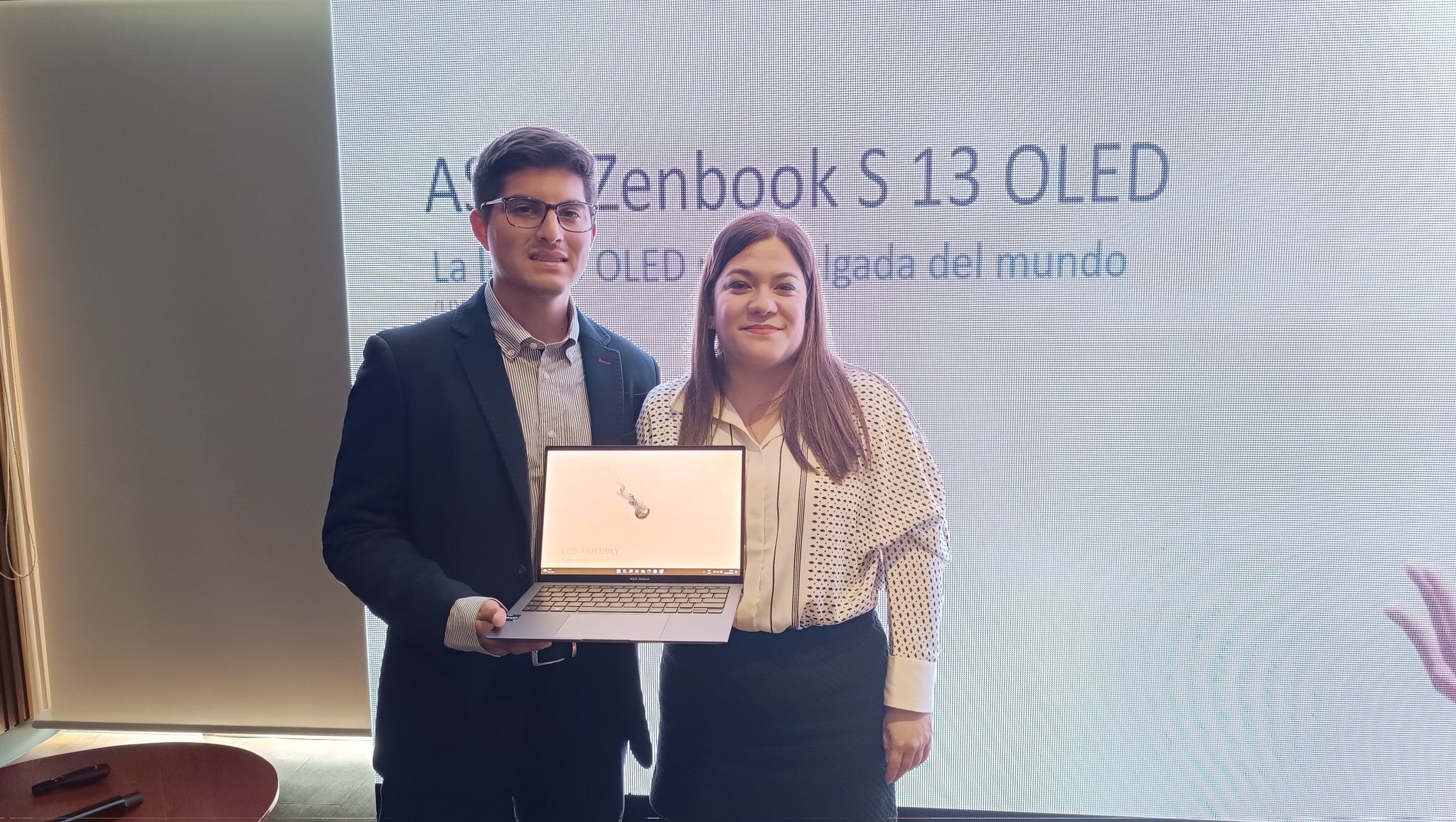 Zenbook S 13 OLED - Enterados.pe