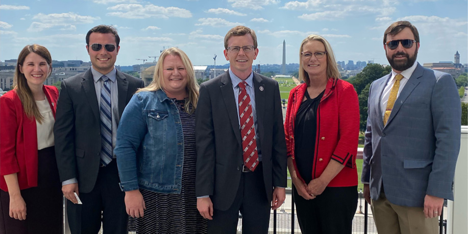 USD President Sheila K. Gestring visited with members of the South Dakota congressional delegation today on Capitol Hill. She was joined by several USD alumni. 
🐾#YoteLife