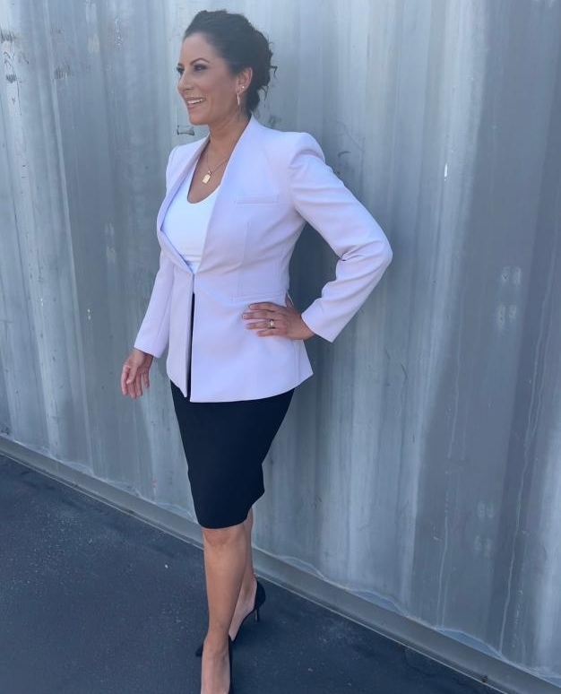 whitneykumar's tweet photo. Thank you to @Melanie_Manooki for the impromptu photoshoot!! I love the fit of this blazer from @Zara, and the Lilac color is so pretty and perfect for summer. 💜✨ I love it so much I got another one in blue! I also love my my hair, a cute curly up-do! What do you think?? ⁠ https://t.co/yMpP4Bv0iB
