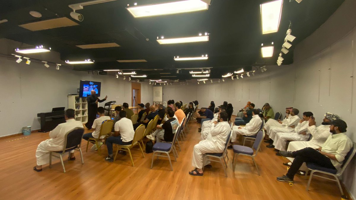 جانب من ورشة التكوين الفني وصناعة الصورة الفوتوغرافية ضمن أنشطة لجنة التصوير الضوئي ⁧#الثلوثية⁩📸 ⁧ #نادي_جدة_الفوتوغرافي  #جمعية_الثقافة_والفنون_بجدة