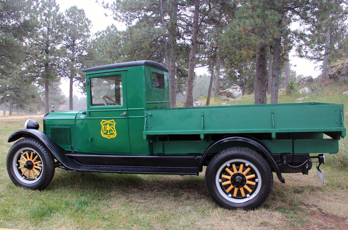We’re doing a whole #series of #books about #machines and how machines help people. This 1927 Chevrolet truck is pretty darn cool!