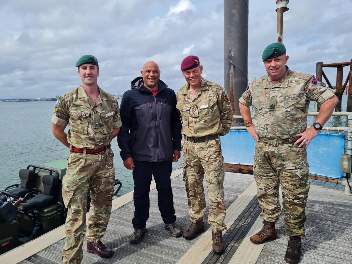 In his final days has OC 73 Sqn Maj Fielder had the privilege to host Comdt DCLPA &amp; the Comd SM, &amp; welcome one our old SMIs Mr Constatine for a good catch up, tea &amp; biscuits &amp; a quick visit out with our Mariners training on the Rigid Raider Craft 7️⃣3️⃣🔱 <a href="/CO_LSTW/">Logistics Specialist Training Wing</a> <a href="/DSLAWorthy_Down/">DSLA</a>