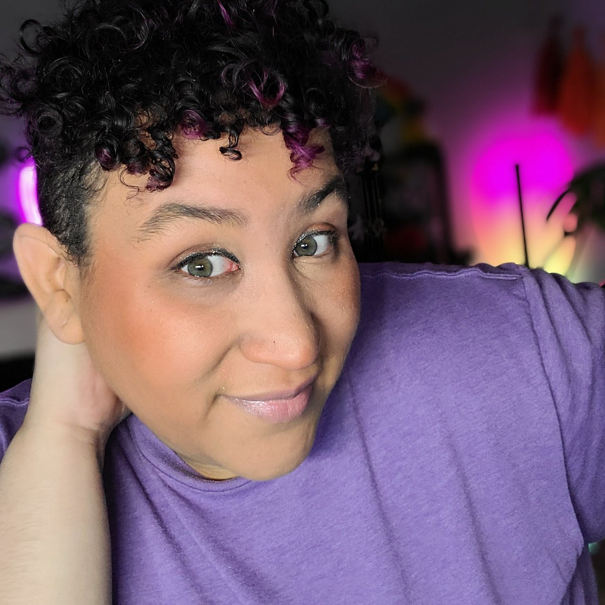 Am I currently obsessed with ranked Fornite? Yes.
Am I streaming it yet again today? Also yes.
Twitch.tv/lookitslyrica