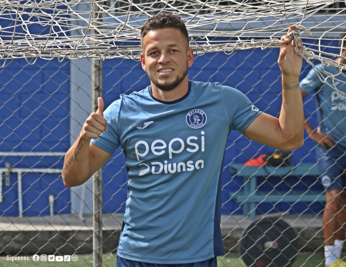 toselo02's tweet photo. De vuelta 👍🏻🦅#motagua https://t.co/l13wDilvG4