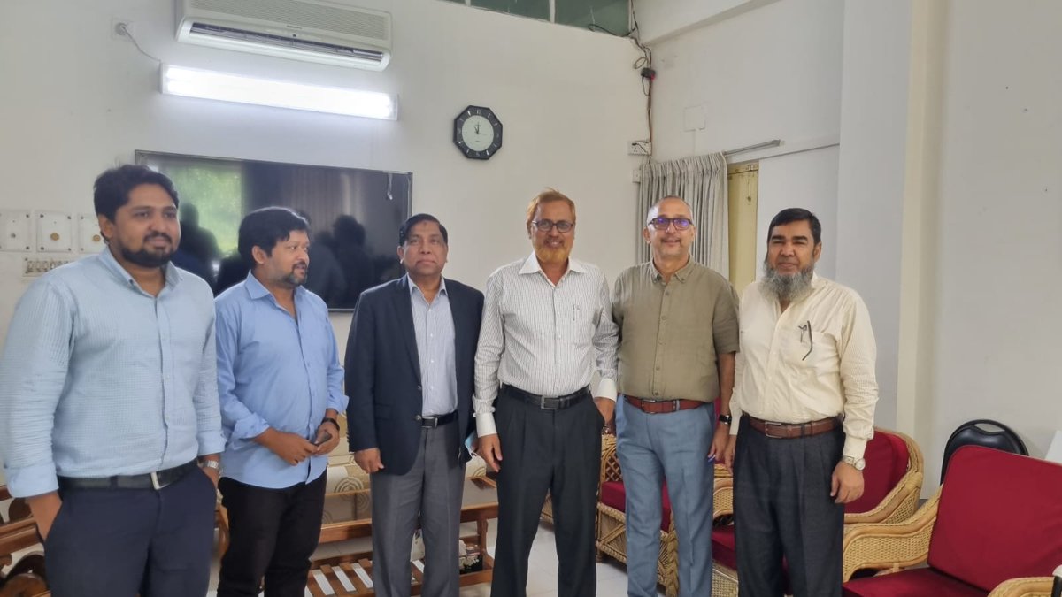 sanjeevkafley's tweet image. @BDRCS1 is priortizing financial sustainability for achieving more.

 @ifrc has signed a consultancy agreement to study 10 different properties of BDRCS for bussiness model development. 2 options/property help BDRCS  for decision.

Towards strengthening #LocalizationAgenda.