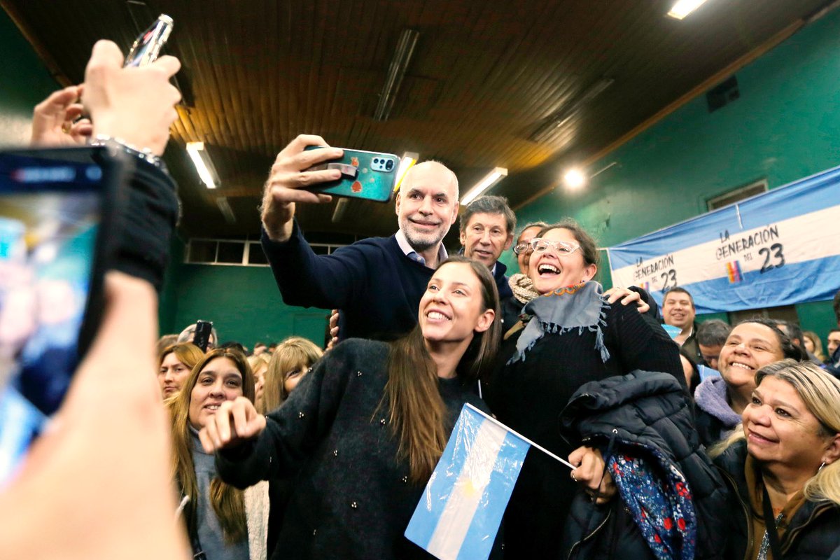 Terminé la tarde en San Isidro conversando con los vecinos. Me contaron que están muy contentos con los cambios que se lograron durante estos años en el municipio y que esperan que se pueda avanzar con lo que falta. Junto a <a href="/gustavoposse/">Gustavo Posse</a> y <a href="/PosseMacarena/">Macarena Posse</a> vamos a seguir con las