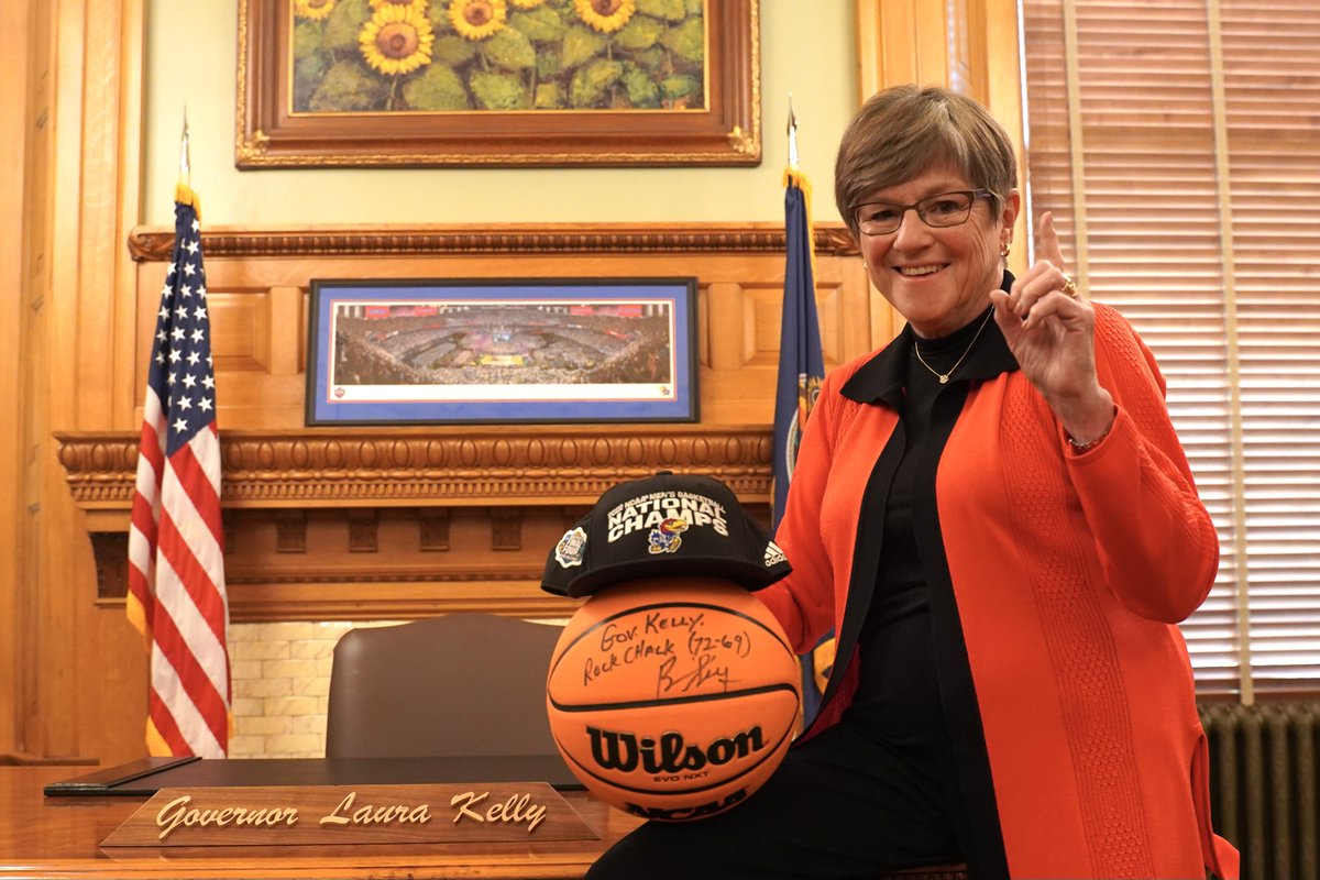 Governor Laura Kelly tweet media