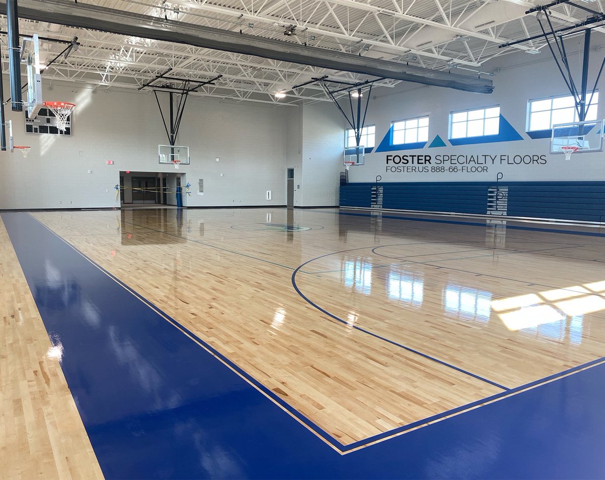 FosterFloors's tweet photo. Talk about a #TransformationTuesday for Highland Springs MS! We gave you a sneak peek at the beautiful install of this @robbinssurfaces Air Channel Classic - Don't miss out on these final photos!๐
#highlandspring #robbinsexclusive #AirChannel #Classic #sportsflooring https://t.co/x046t6twhf
