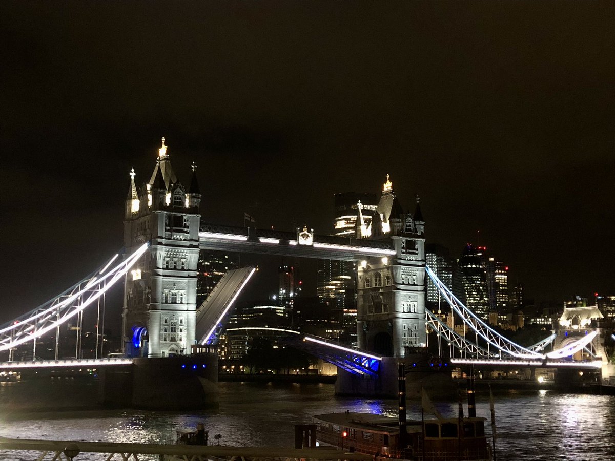 alinebaeck's tweet photo. @SaveECRewards @clairefootybear @TowerBridge Stuck open at the moment https://t.co/Bp5Bkhd1OA