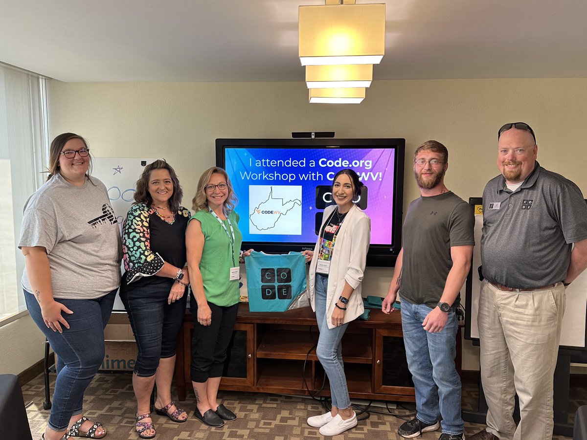 leemooreTIS's tweet image. That is a wrap! Our first 2 day @codeorg workshop is in the books! It was awesome! #cs4wv @CodeWV @WVEducation