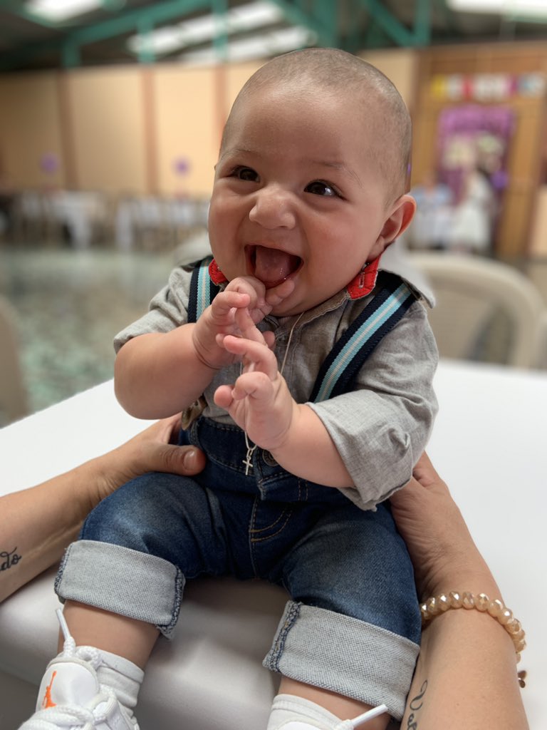 valgomez_v's tweet photo. Yo les vengo a presumir la HERMOSURA de hijo que tengo.😍🩵 https://t.co/jYhlDalzwf