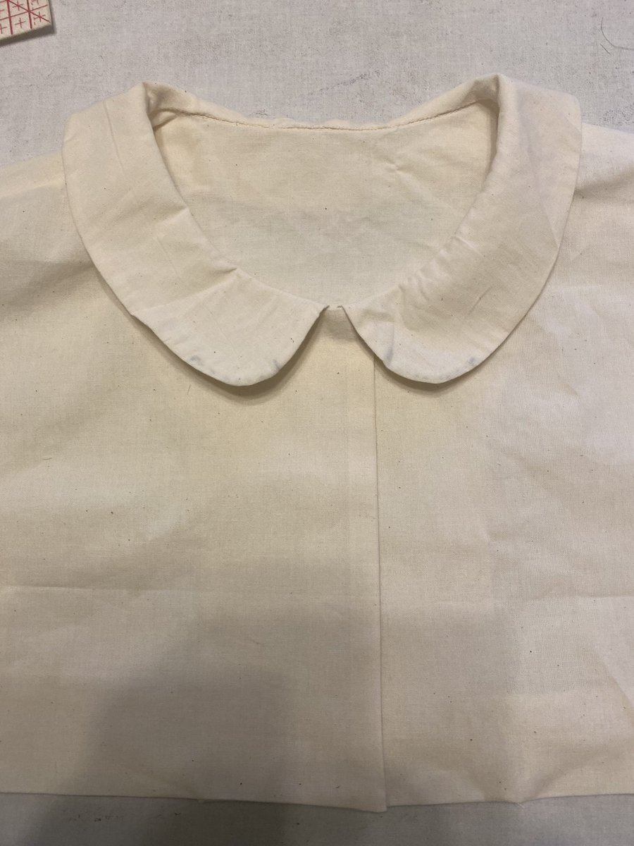 おはようございます😃今日の朝練は昨日の続きから。衿付けが終わりました。手でまつったから時間がかかった。まつり縫いの腕も上がってきた✨ https://t.co/ChcD22JKDN