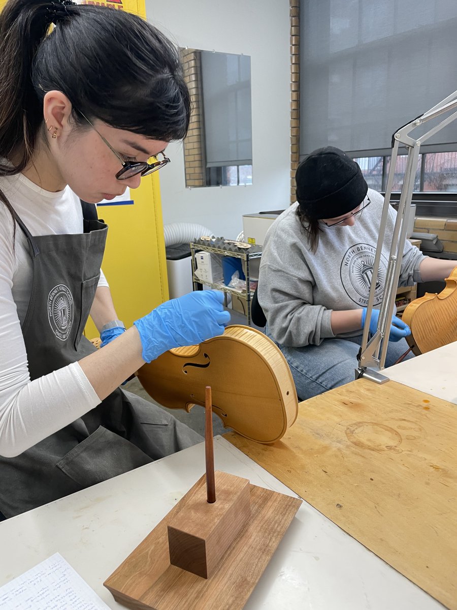 NBSSboston's tweet photo. A few more shots from the #ViolinMaking &amp; Repair program, this time from the varnish room. Thanks to current student Eric for these photos. 

Learn more about the program: https://t.co/UywnQpMK2c https://t.co/JAWWq4bdzB