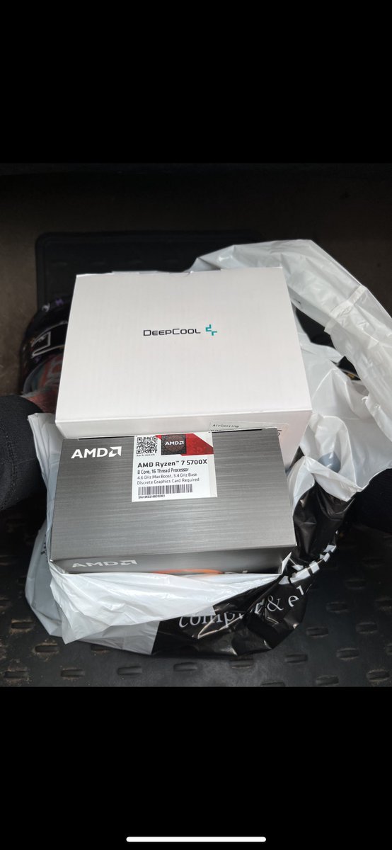 T5Bus's tweet image. My computer shall now rise from the depths of hell and allow me to cheat in MW2